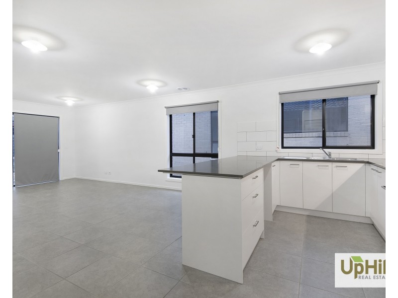 3 Alabaster Street, Clyde North VIC 3978