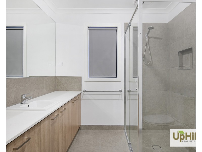 3 Alabaster Street, Clyde North VIC 3978