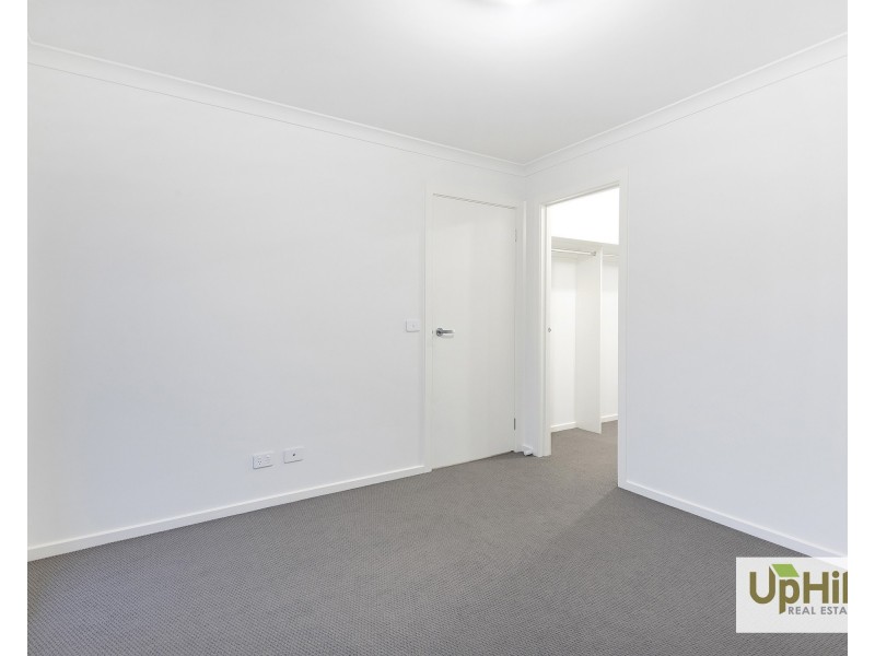 3 Alabaster Street, Clyde North VIC 3978