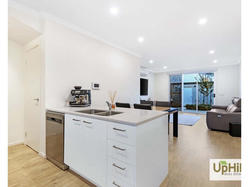 8 Hacienda Lane, Clyde North VIC 3978