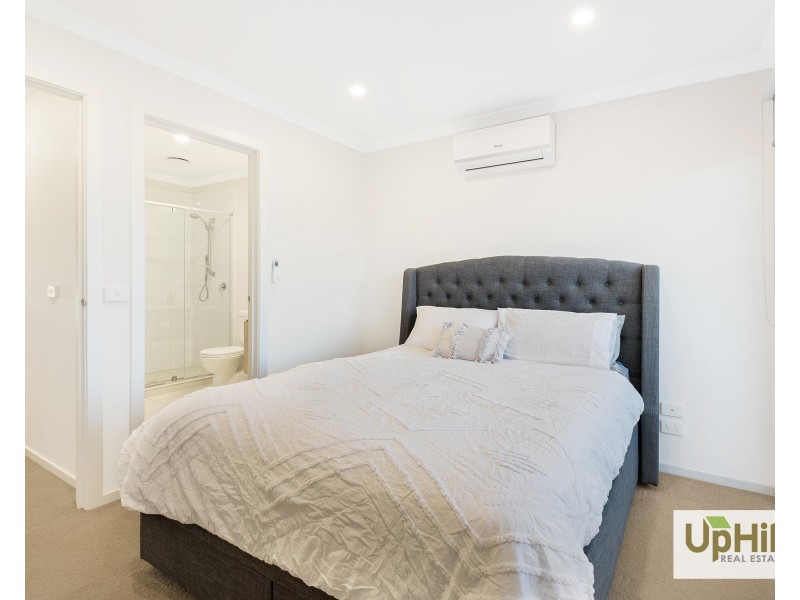 8 Hacienda Lane, Clyde North VIC 3978