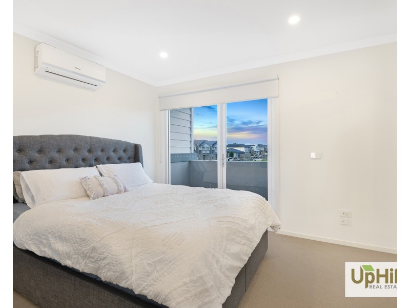 8 Hacienda Lane, Clyde North VIC 3978