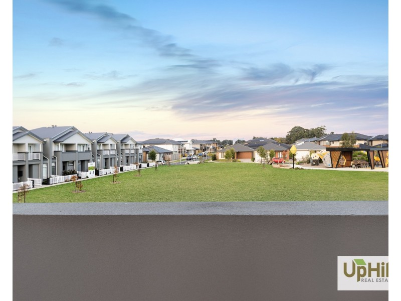 8 Hacienda Lane, Clyde North VIC 3978