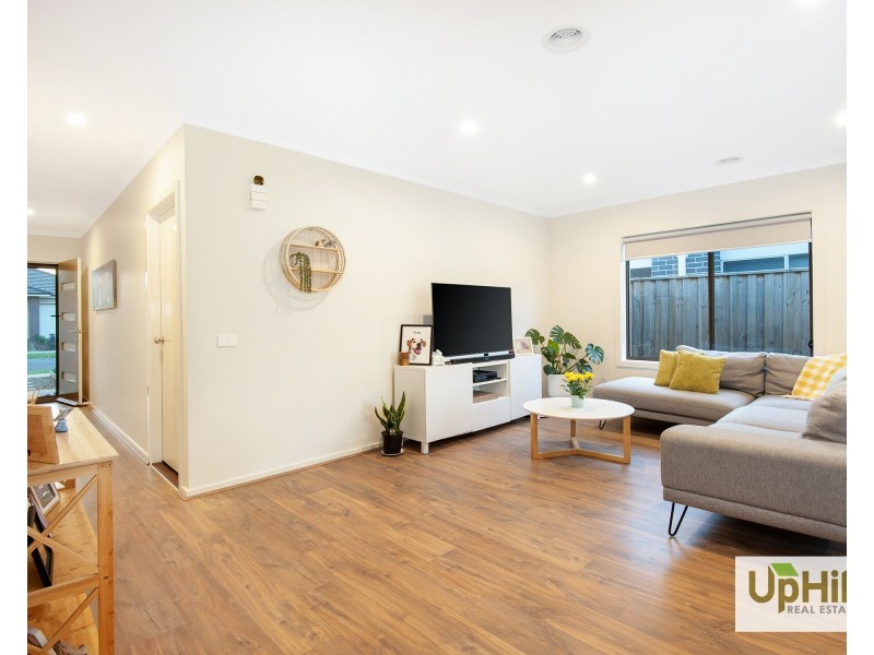 30 Athletic Circuit, Clyde VIC 3978