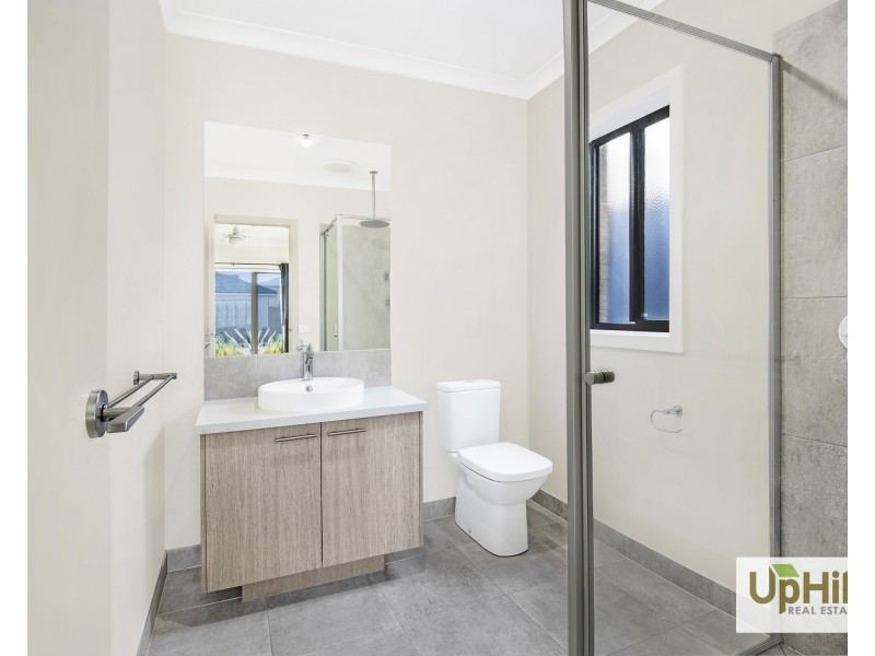 30 Athletic Circuit, Clyde VIC 3978
