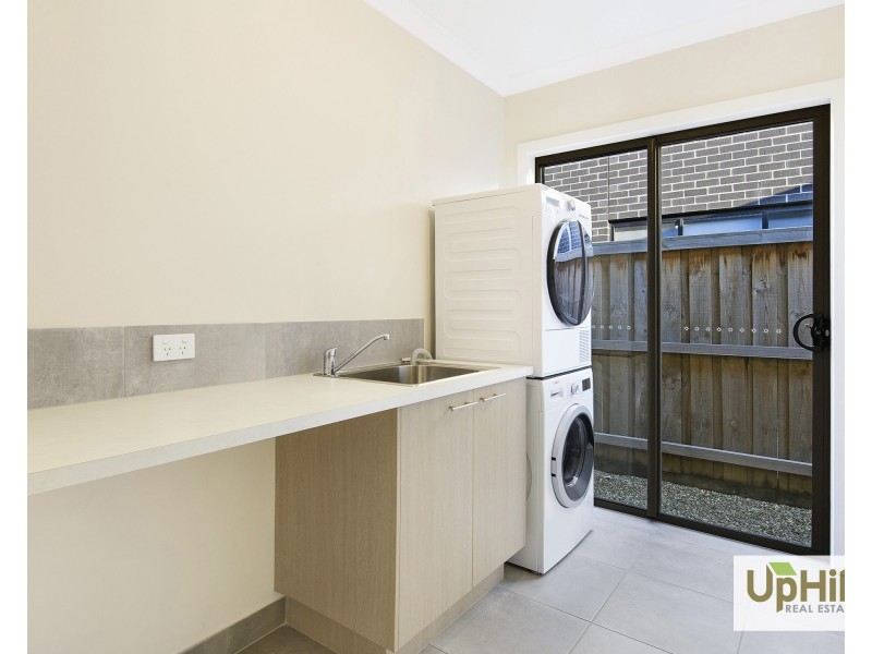 30 Athletic Circuit, Clyde VIC 3978