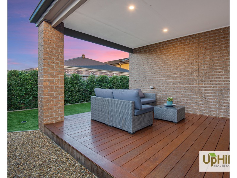 30 Athletic Circuit, Clyde VIC 3978