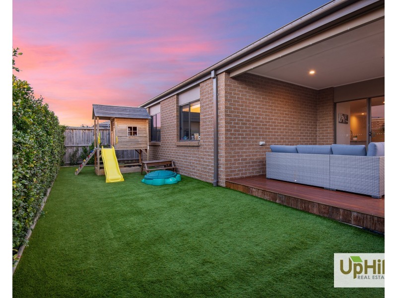 30 Athletic Circuit, Clyde VIC 3978