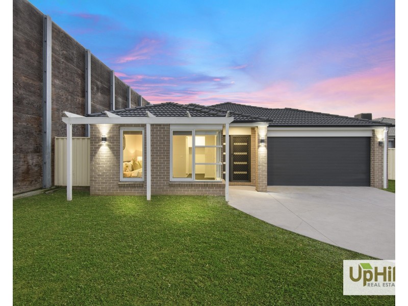 49 Blue Horizons Way, Pakenham VIC 3810
