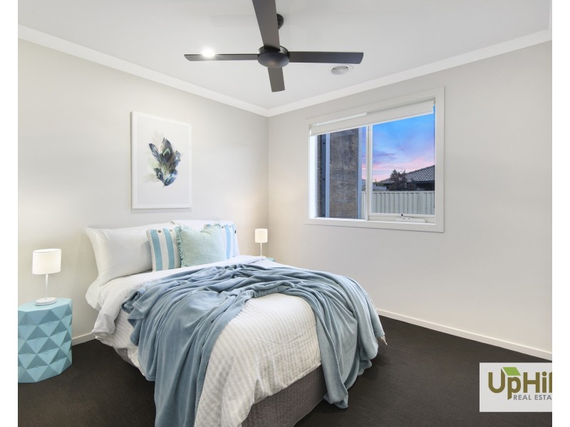 49 Blue Horizons Way, Pakenham VIC 3810