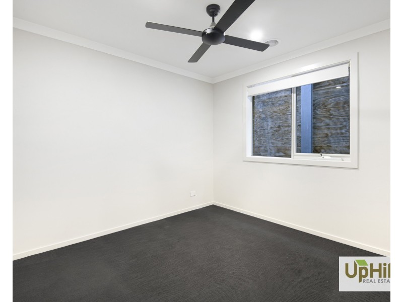 49 Blue Horizons Way, Pakenham VIC 3810