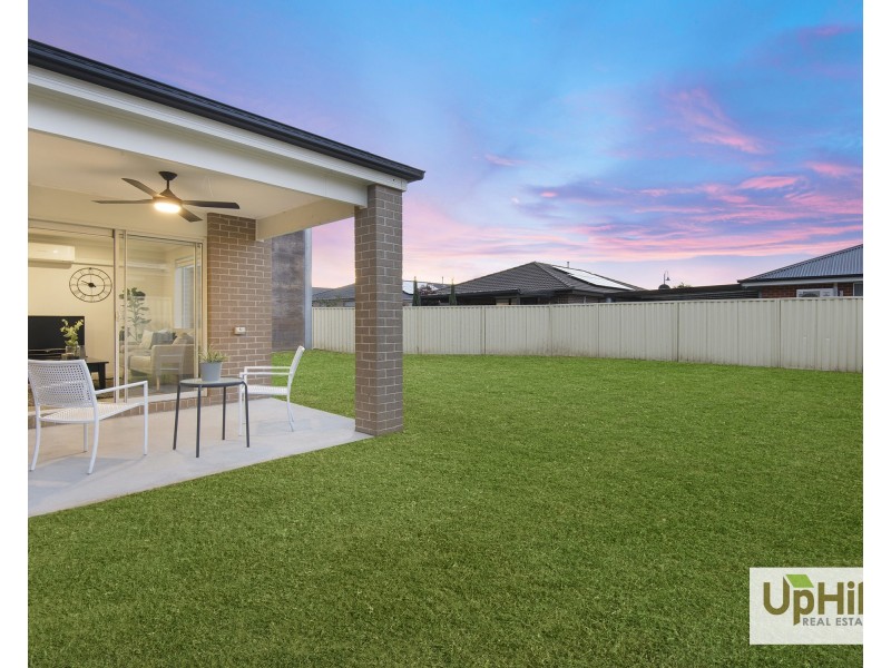 49 Blue Horizons Way, Pakenham VIC 3810