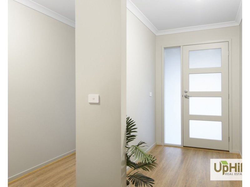 9 Keskadale Way, Clyde North VIC 3978