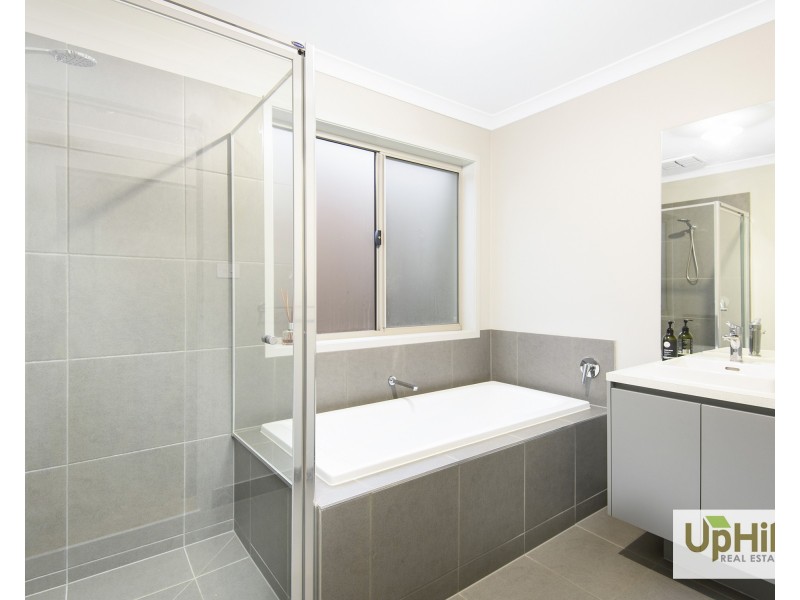 9 Keskadale Way, Clyde North VIC 3978