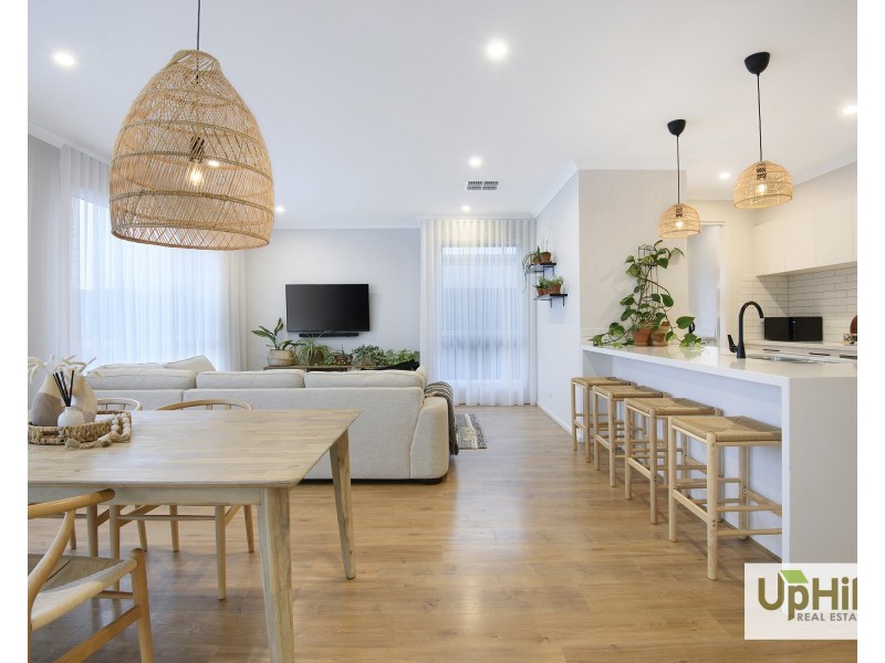 15 Aegean Street, Clyde North VIC 3978