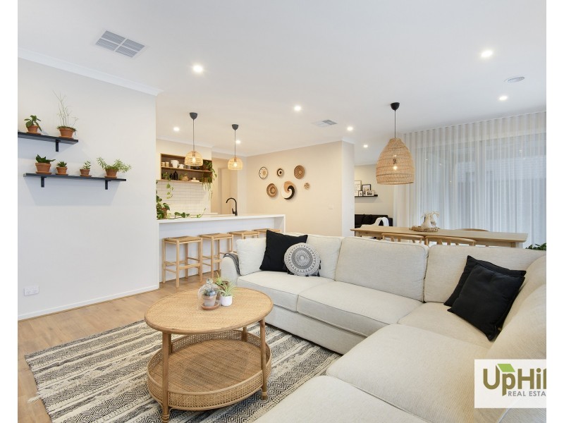 15 Aegean Street, Clyde North VIC 3978