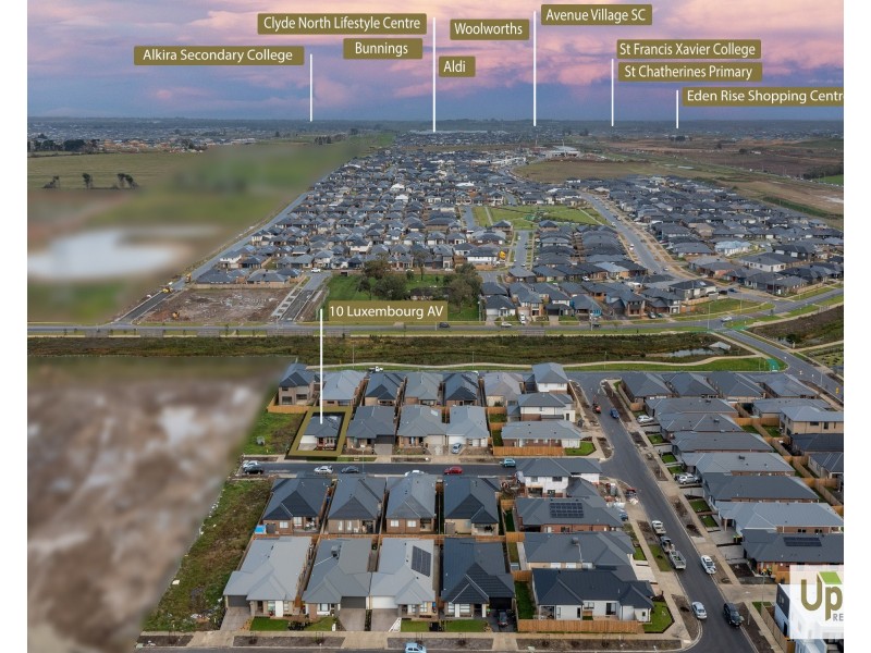 10 Luxembourg Avenue, Clyde North VIC 3978