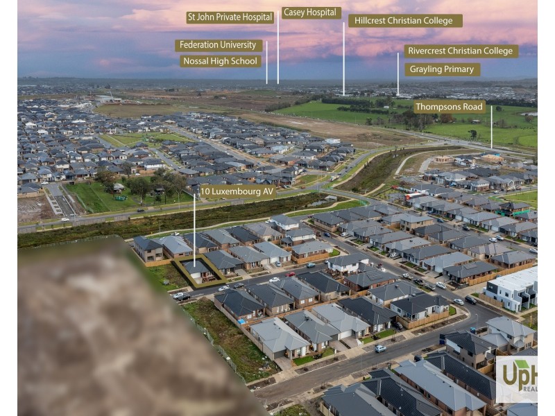 10 Luxembourg Avenue, Clyde North VIC 3978