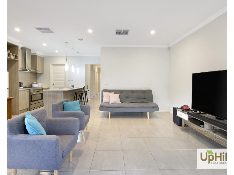 7 Cochin Drive, Clyde North VIC 3978