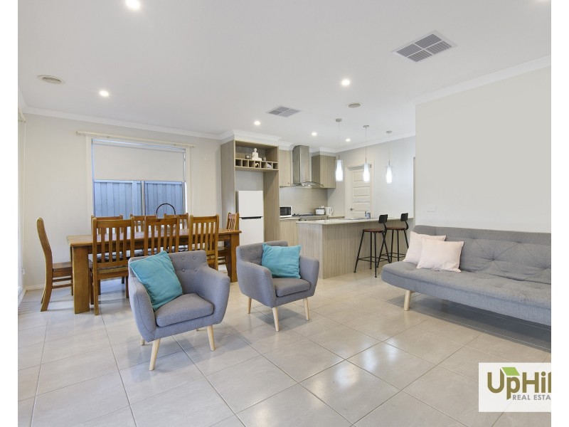 7 Cochin Drive, Clyde North VIC 3978
