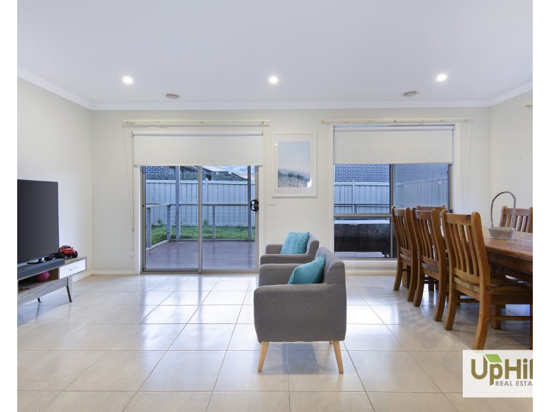 7 Cochin Drive, Clyde North VIC 3978