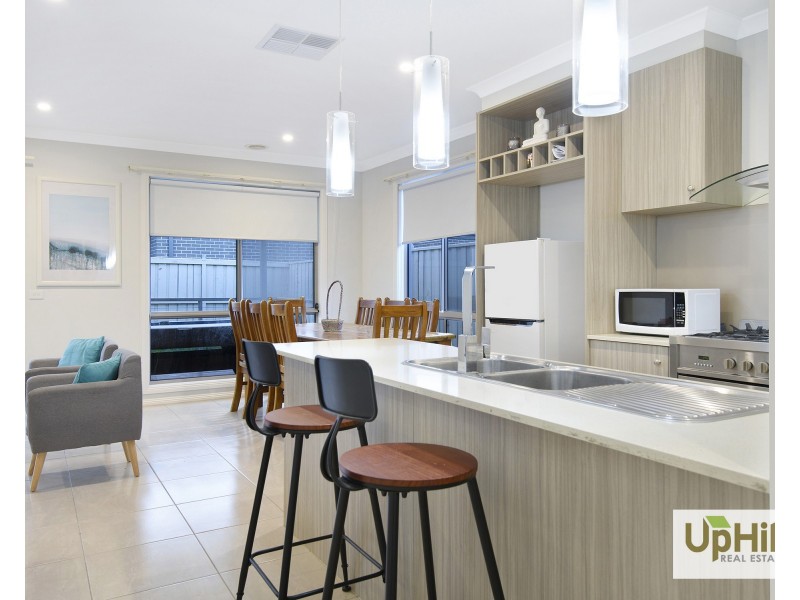 7 Cochin Drive, Clyde North VIC 3978