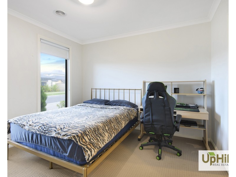 7 Cochin Drive, Clyde North VIC 3978