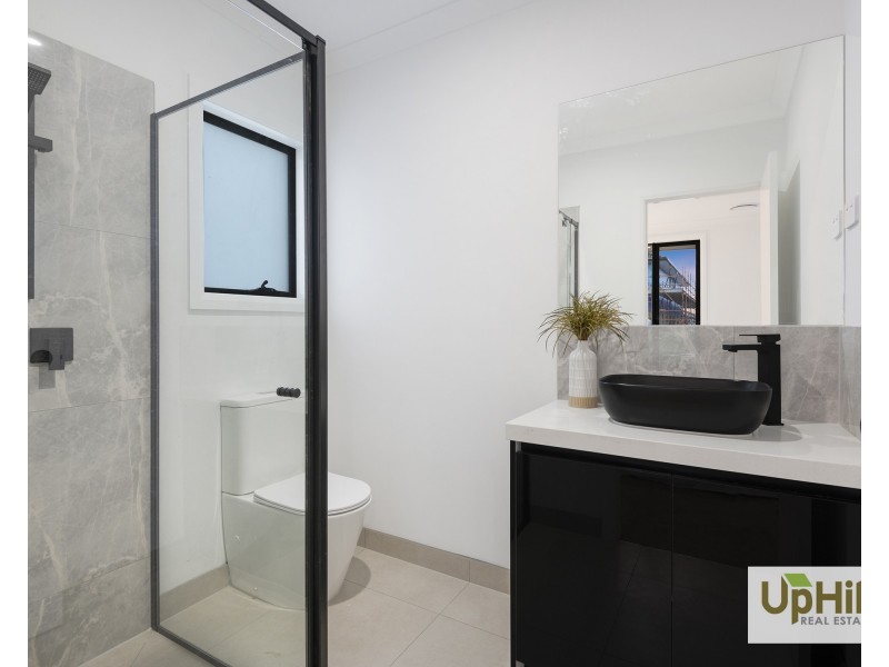 4 Ochre Street, Clyde North VIC 3978