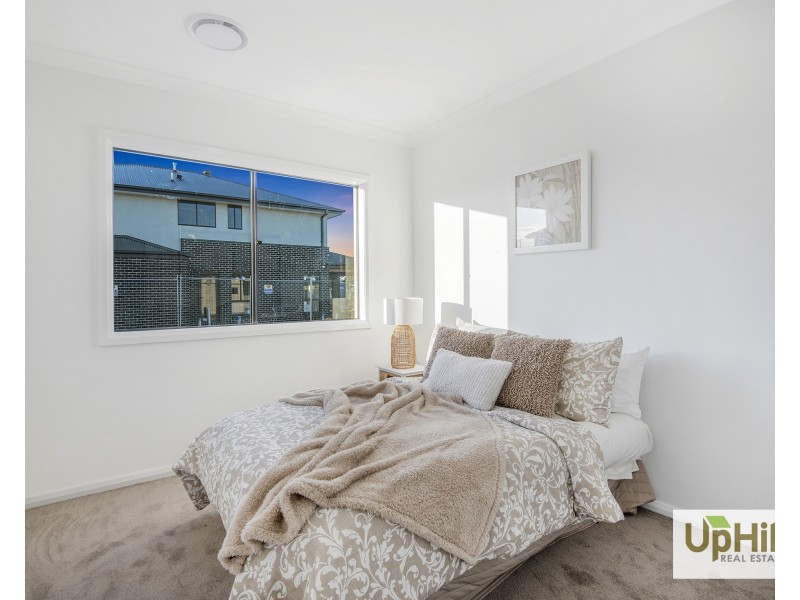 4 Ochre Street, Clyde North VIC 3978