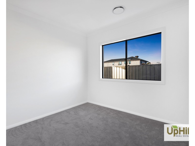 4 Ochre Street, Clyde North VIC 3978