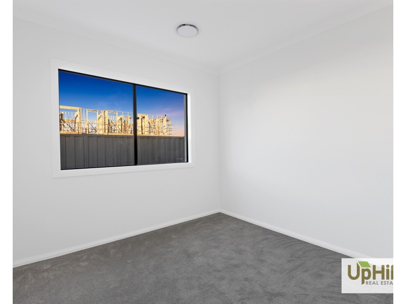 4 Ochre Street, Clyde North VIC 3978