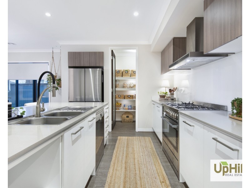 19 Destiny Drive, Cranbourne North VIC 3977