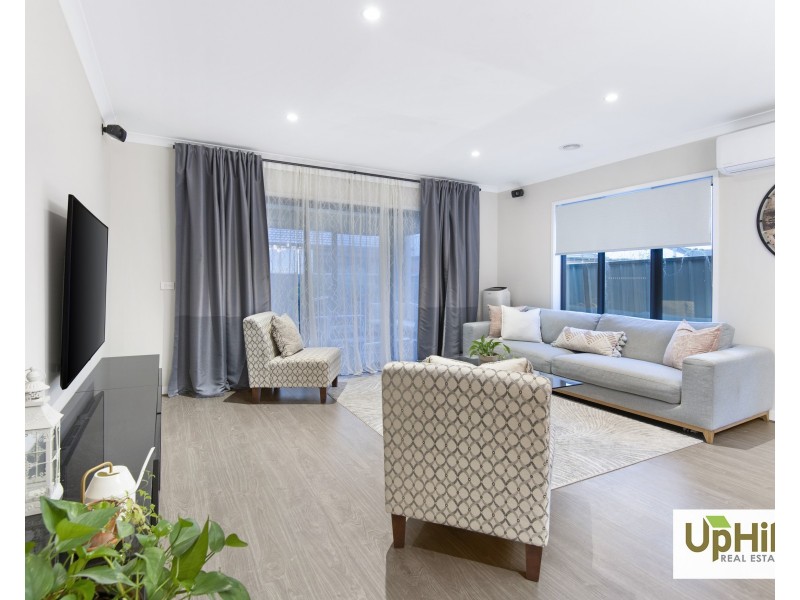 19 Destiny Drive, Cranbourne North VIC 3977