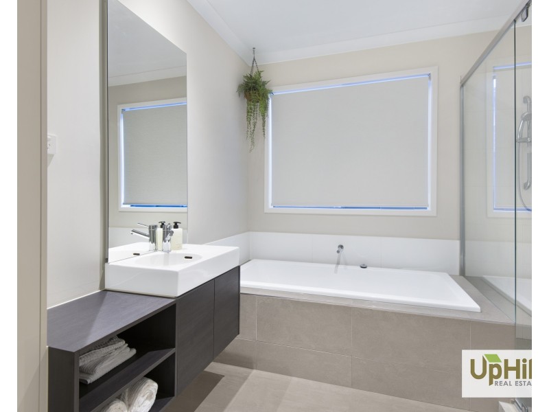 19 Destiny Drive, Cranbourne North VIC 3977
