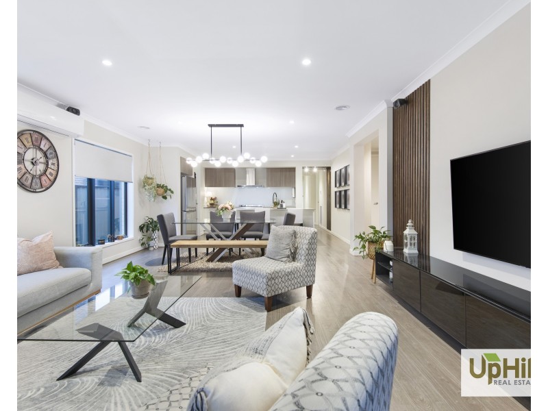 19 Destiny Drive, Cranbourne North VIC 3977
