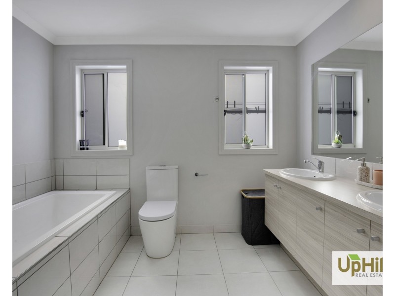 23 Speargrass Close, Clyde North VIC 3978