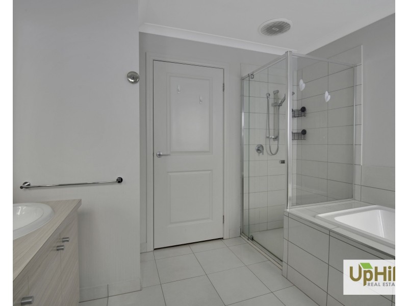 23 Speargrass Close, Clyde North VIC 3978