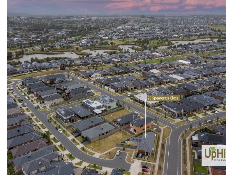 23 Speargrass Close, Clyde North VIC 3978
