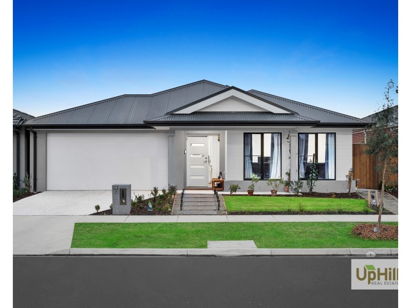 15 Parkrise Boulevard, Clyde North VIC 3978