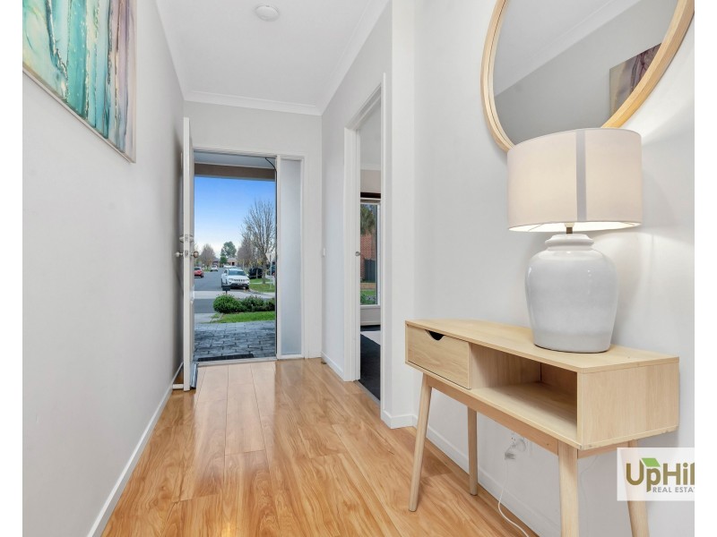 9 Pyrenees Road, Clyde VIC 3978