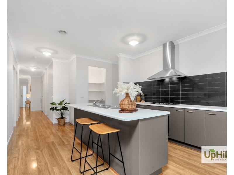 9 Pyrenees Road, Clyde VIC 3978