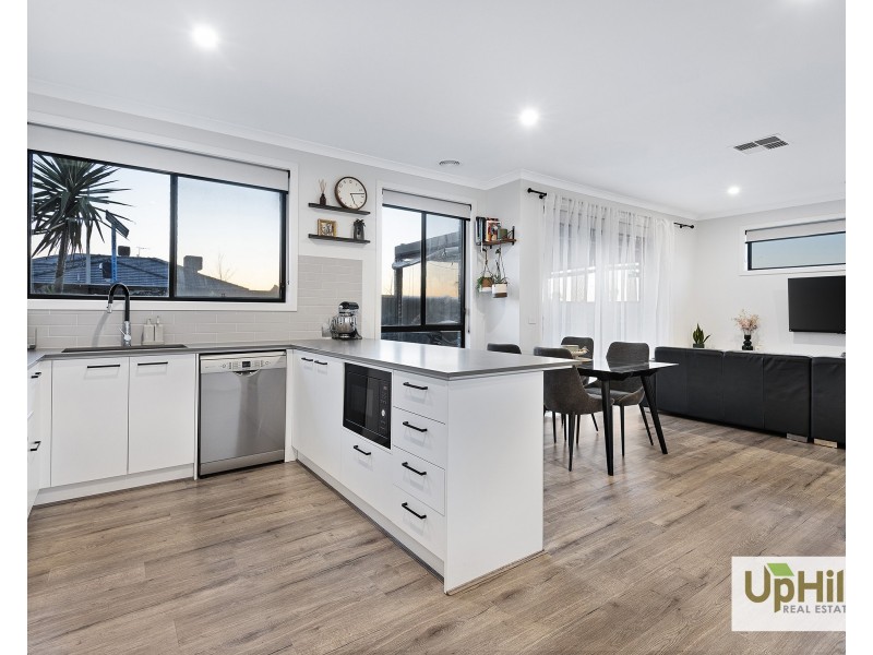 88 Athenaeum Avenue, Clyde North VIC 3978