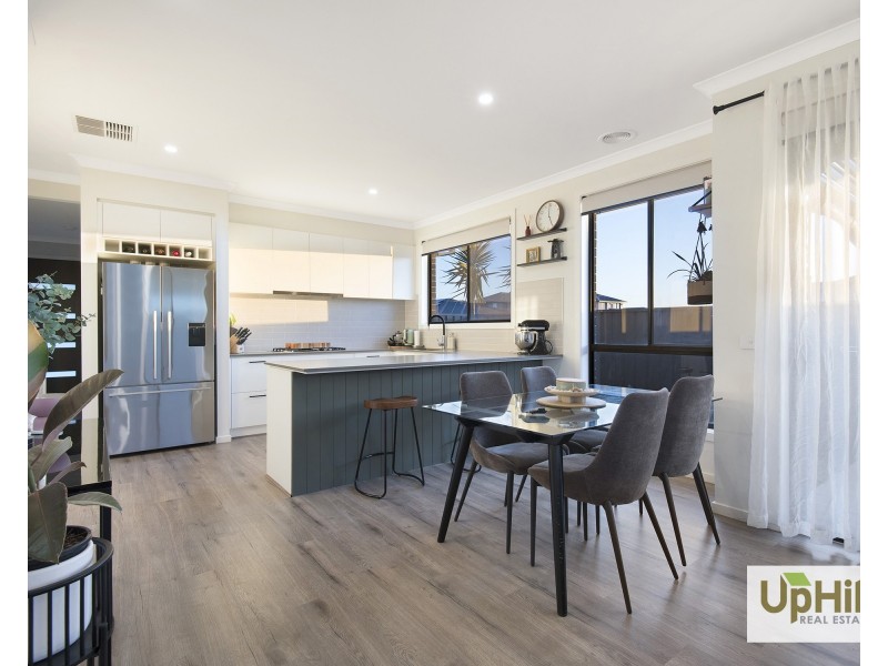 88 Athenaeum Avenue, Clyde North VIC 3978