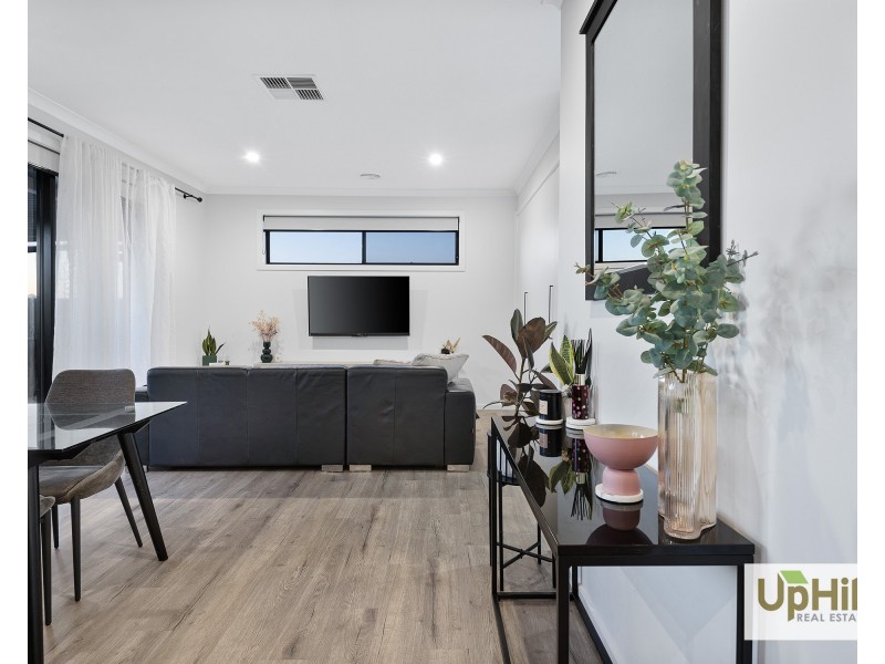 88 Athenaeum Avenue, Clyde North VIC 3978