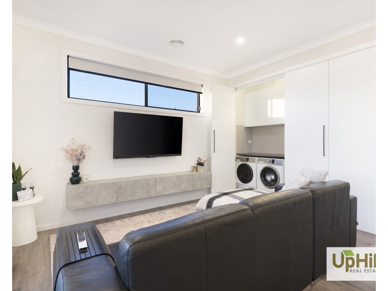 88 Athenaeum Avenue, Clyde North VIC 3978