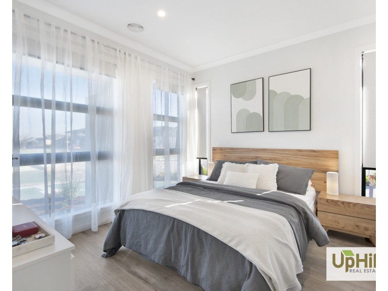 88 Athenaeum Avenue, Clyde North VIC 3978