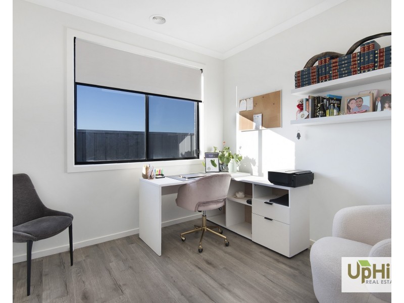 88 Athenaeum Avenue, Clyde North VIC 3978