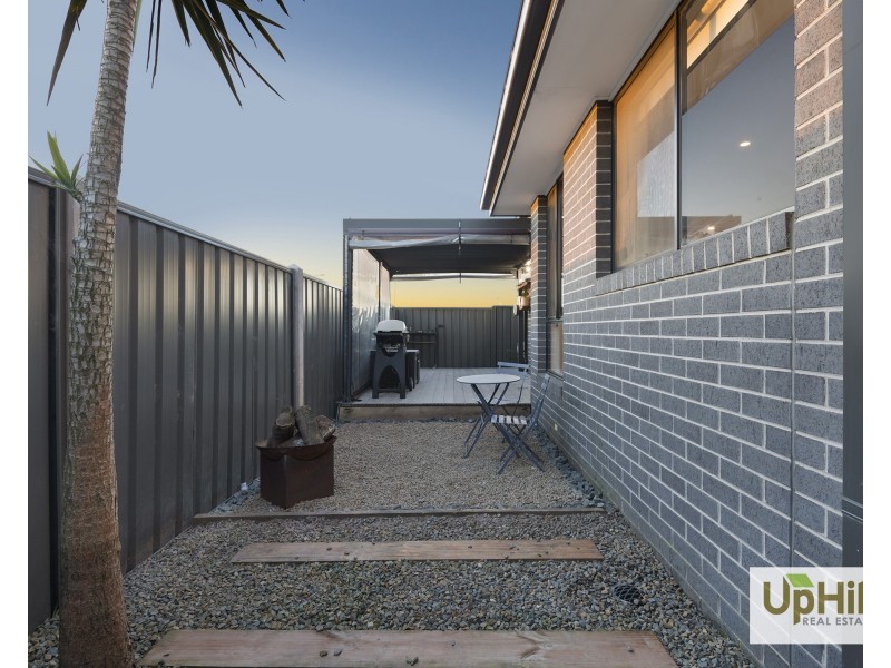 88 Athenaeum Avenue, Clyde North VIC 3978