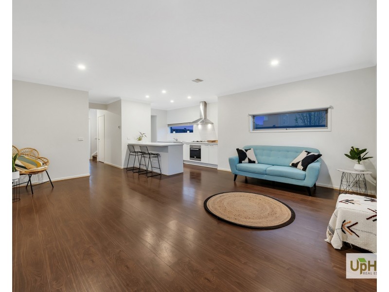23 Elmtree Crescent, Clyde North VIC 3978
