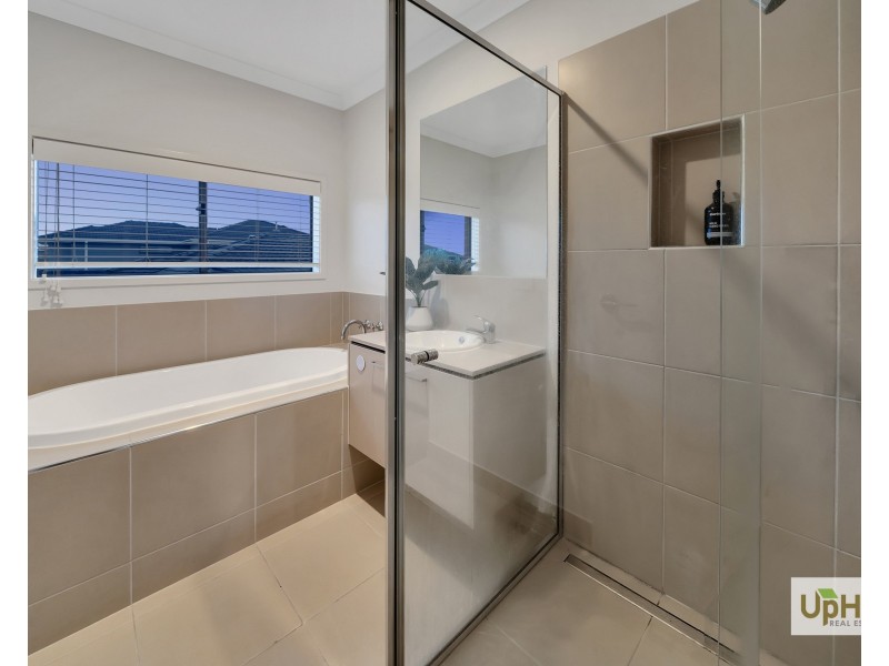 23 Elmtree Crescent, Clyde North VIC 3978